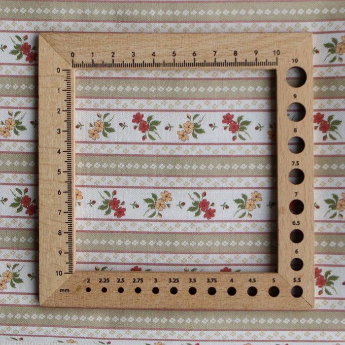 Abigail - Tissu sergé de coton organique fin imprimé rayures et fleurs beige