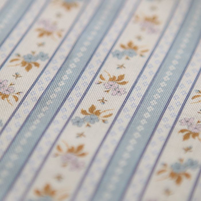 Abigail - Tissu sergé de coton organique fin imprimé rayures et fleurs bleu