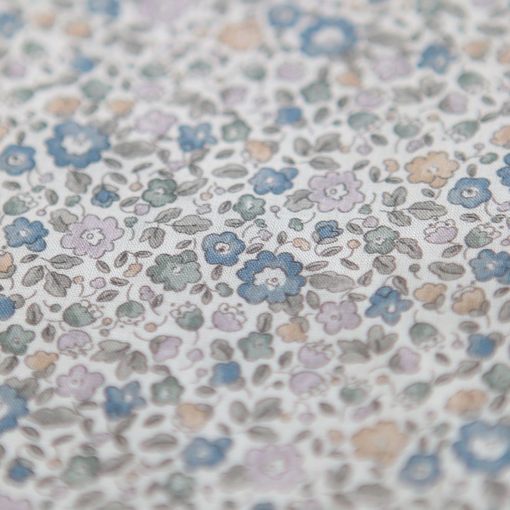 Catalina - Batiste de coton SILKYNE à imprimé fleuri bleu tendre