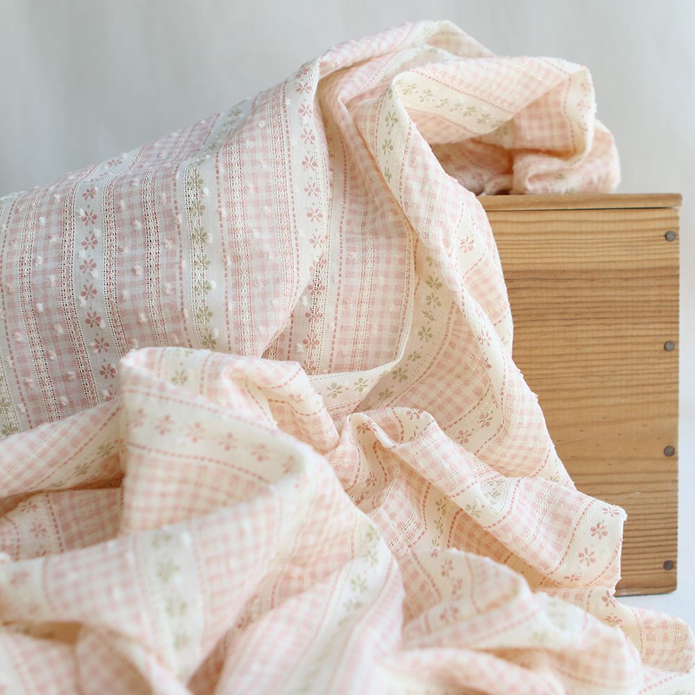 Jane - Tissu coton plumetis vichy écru et rose poudré