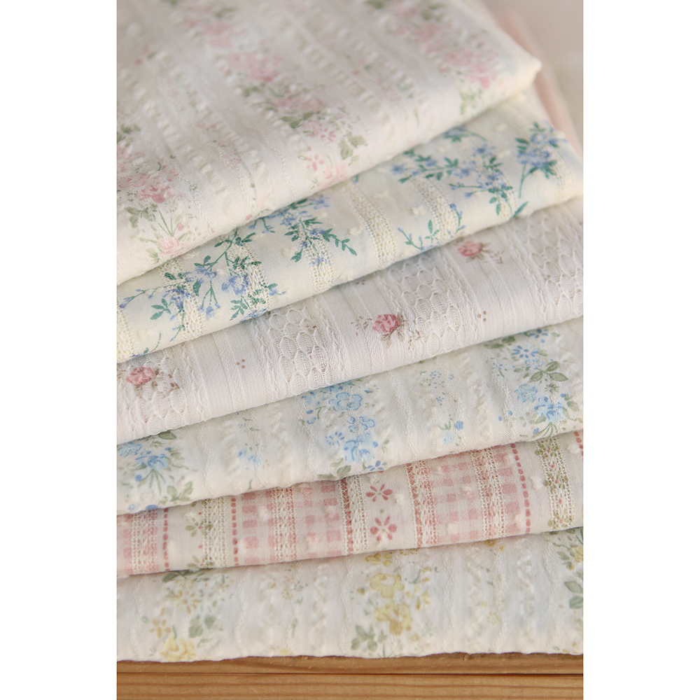 Blandine Tissu broderie anglaise plumetis coton imprime fleuri