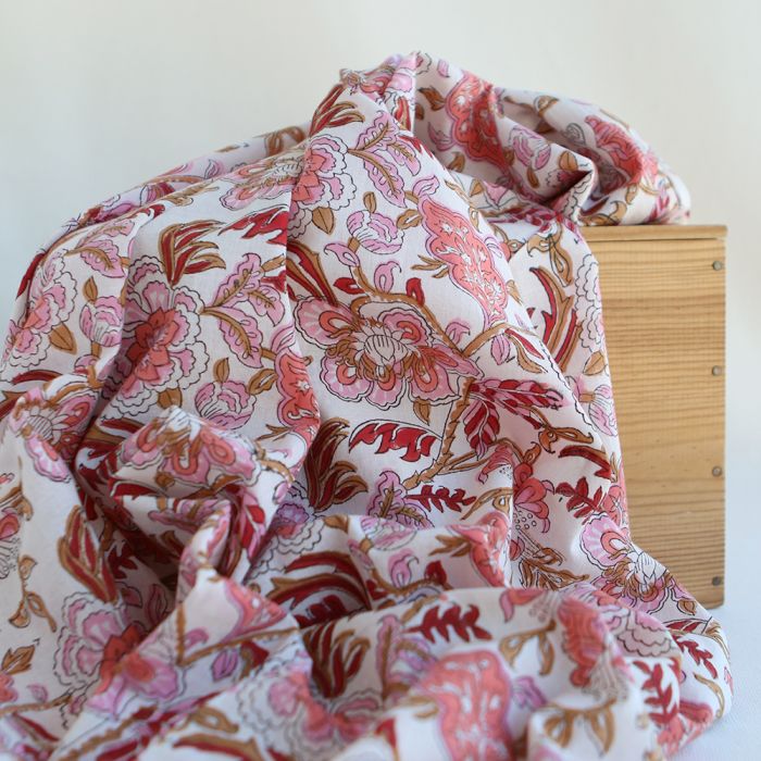 Tissu indien Lalita en coton hand block, imprimé main teintes de roses