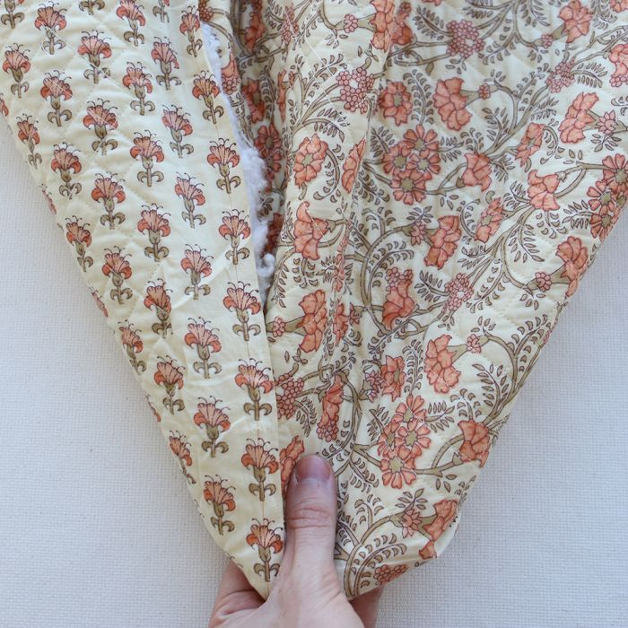 Maya- Tissu indien matelassé double face coton hand block largeur 100cm