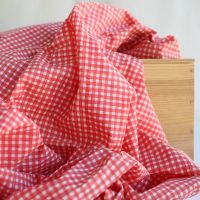 Tissu indien Veda B vichy corail en coton hand block, coordonné au fleuri