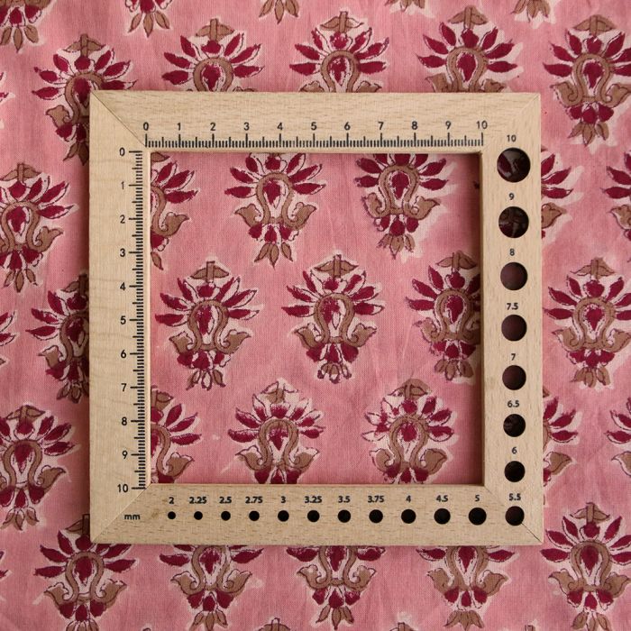 Vasanti B - Tissu indien en coton imprimé main, hand block corail chaud