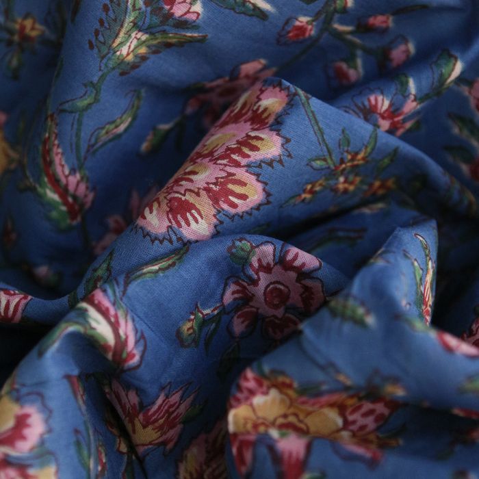 Saanvi - Tissu indien en coton imprimé main, hand block fleuri sur fond bleu