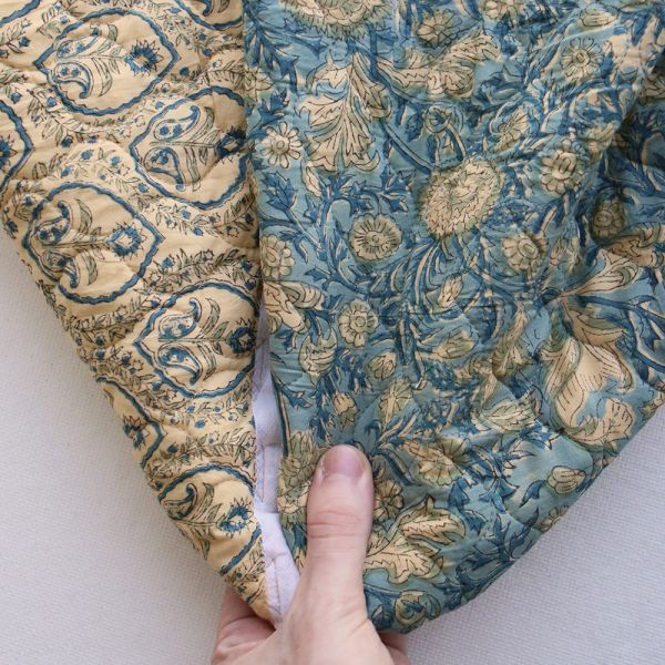 Kalyani - Tissu indien matelassé double face coton hand block, largeur 100 cm 2