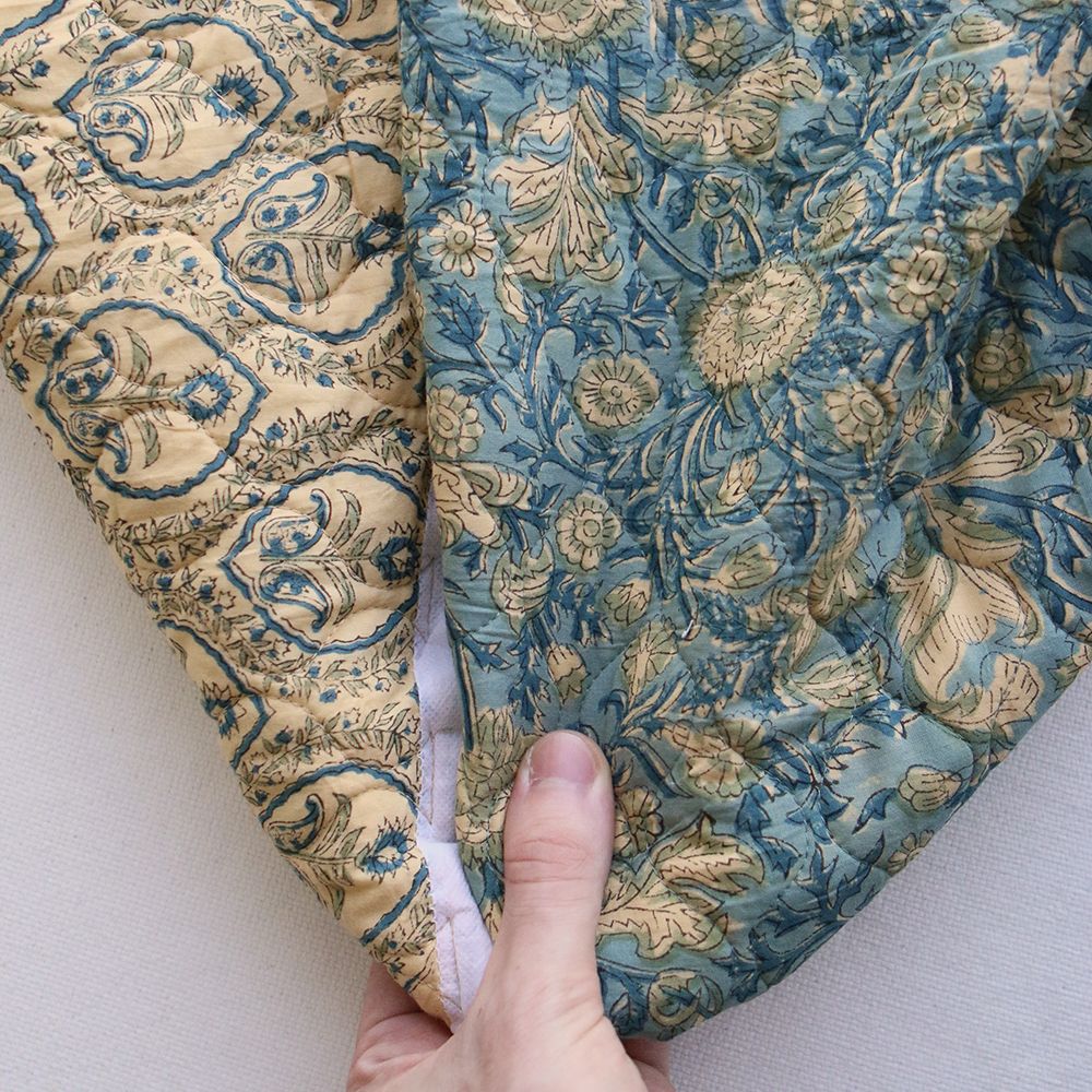 Kalyani - Tissu indien matelassé double face coton hand block, largeur 100 cm