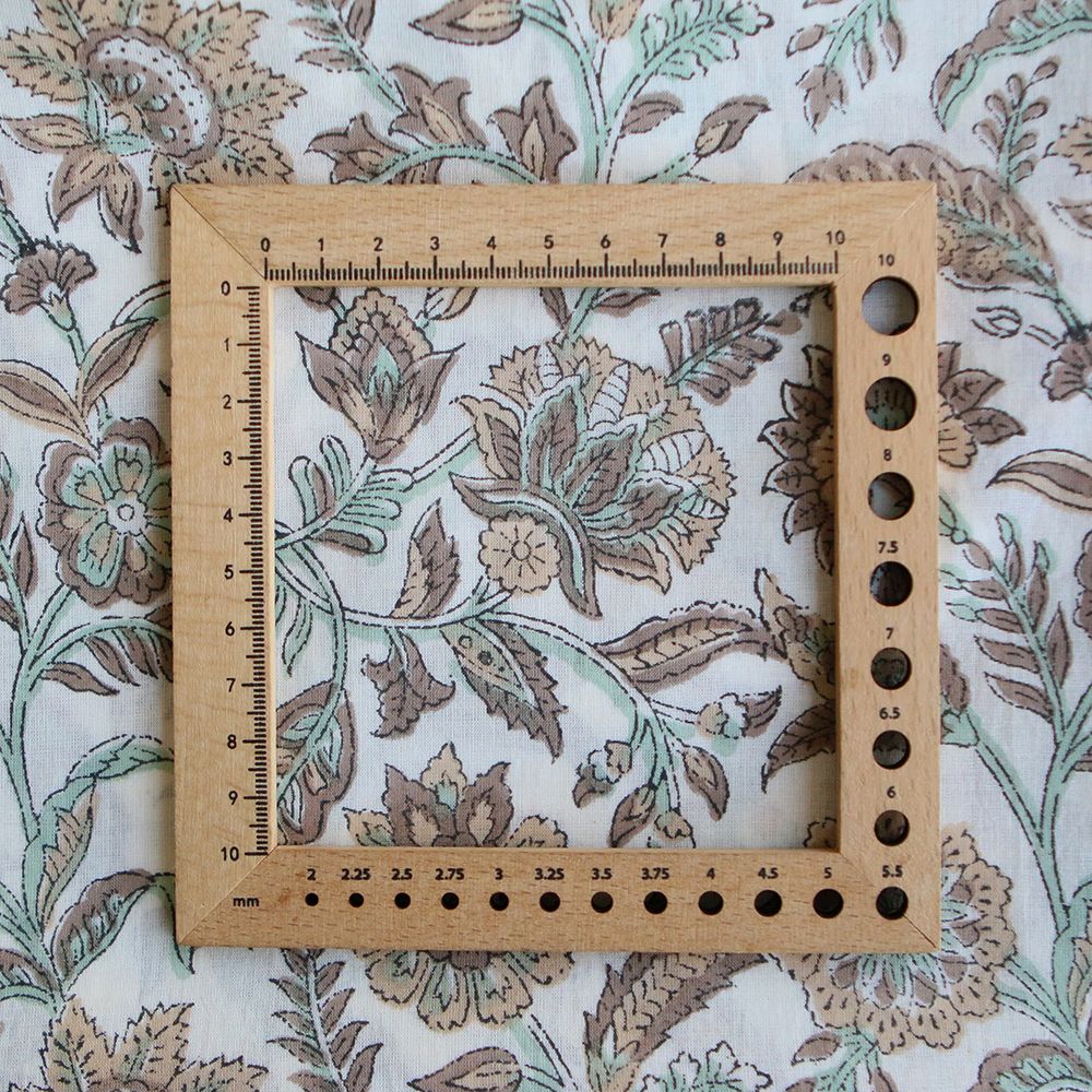 Padma - Tissu indien en coton imprimé main, hand block marron, beige et vert naturel