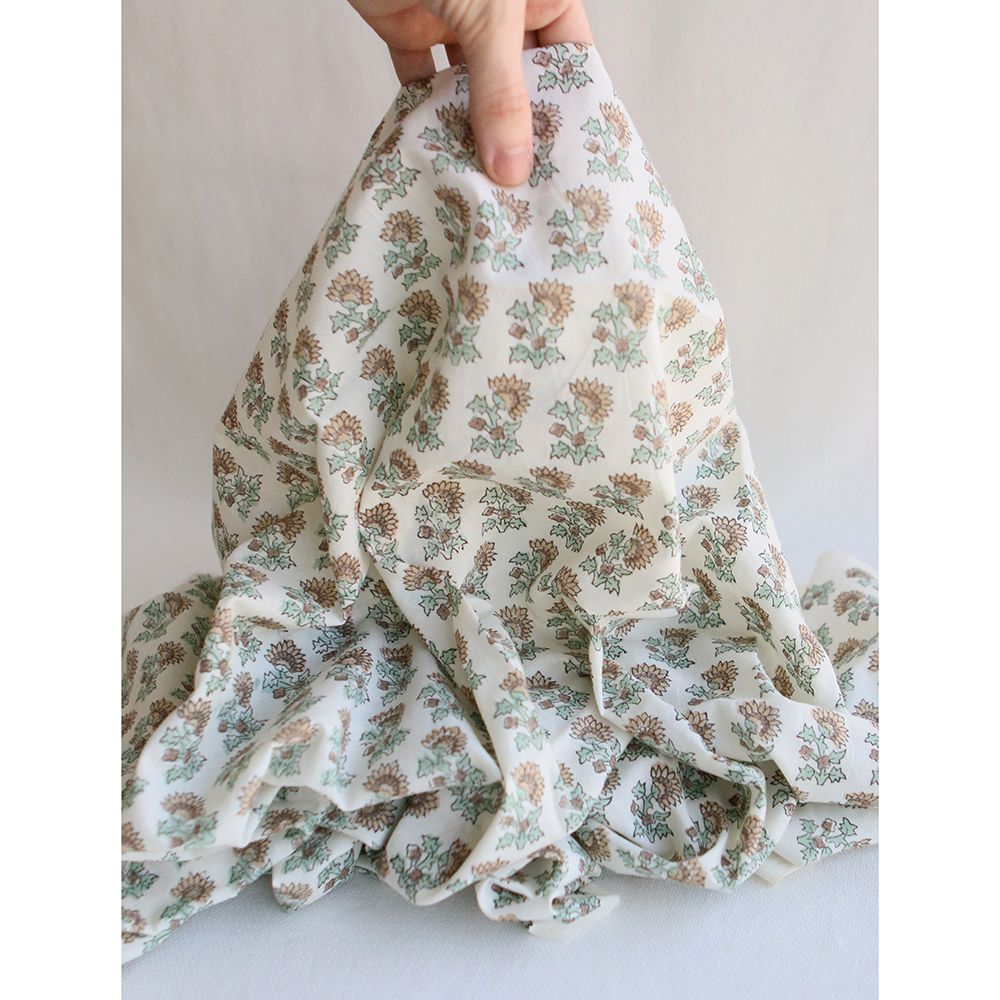 Padma B - Tissu indien en coton imprimé main, hand block marron, beige et vert naturel