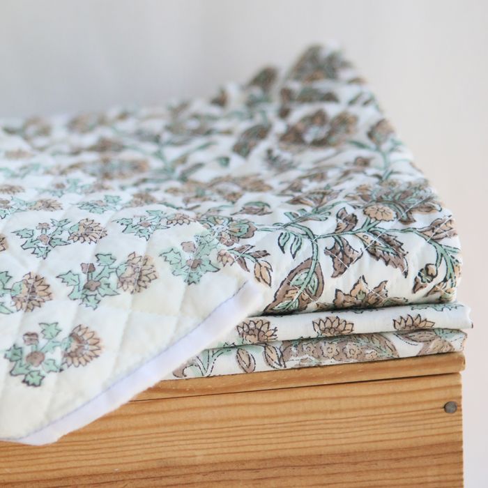 Padma - Tissu indien matelassé double face coton hand block, largeur 100 cm