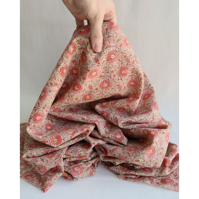 Amita - Tissu indien en coton lavé imprimé main, hand block rose, corail et jaune pâle