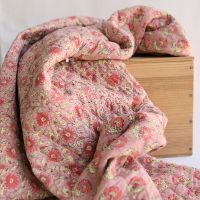 Tissu indien Amita matelassé double face coton lavé hand block, rose corail et jaune pâle