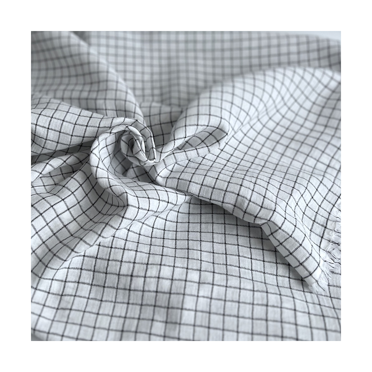 Theo - Gaze de coton lisse tissage carreaux coloris blanc Tissus issus de l'agriculture biologique  - 1