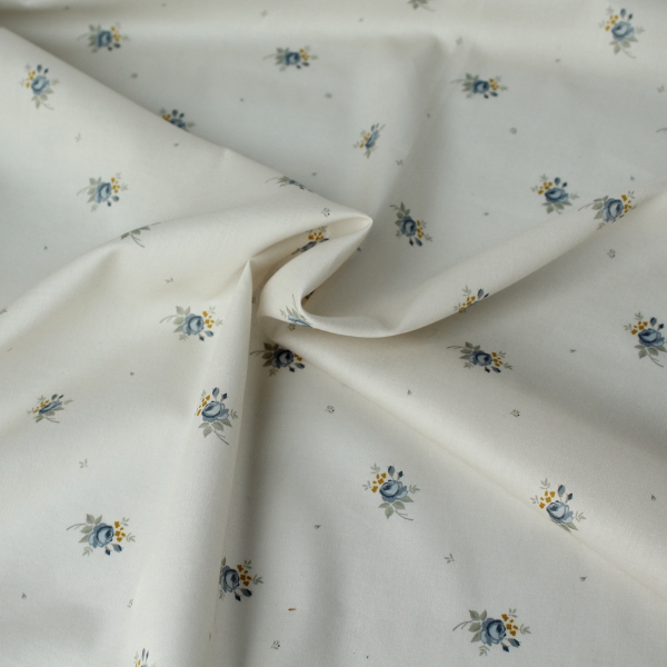 Coton satiné motif Lily exclusif Batikou fond crème
