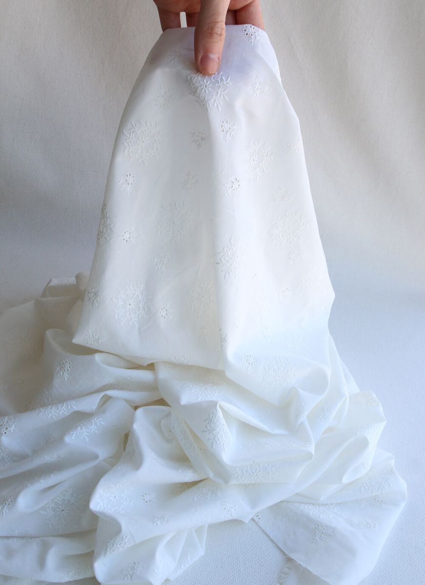 copie de Broderie anglaise voile de coton coloris blanc ivoire