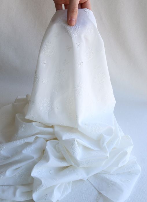 copie de Broderie anglaise voile de coton coloris blanc ivoire