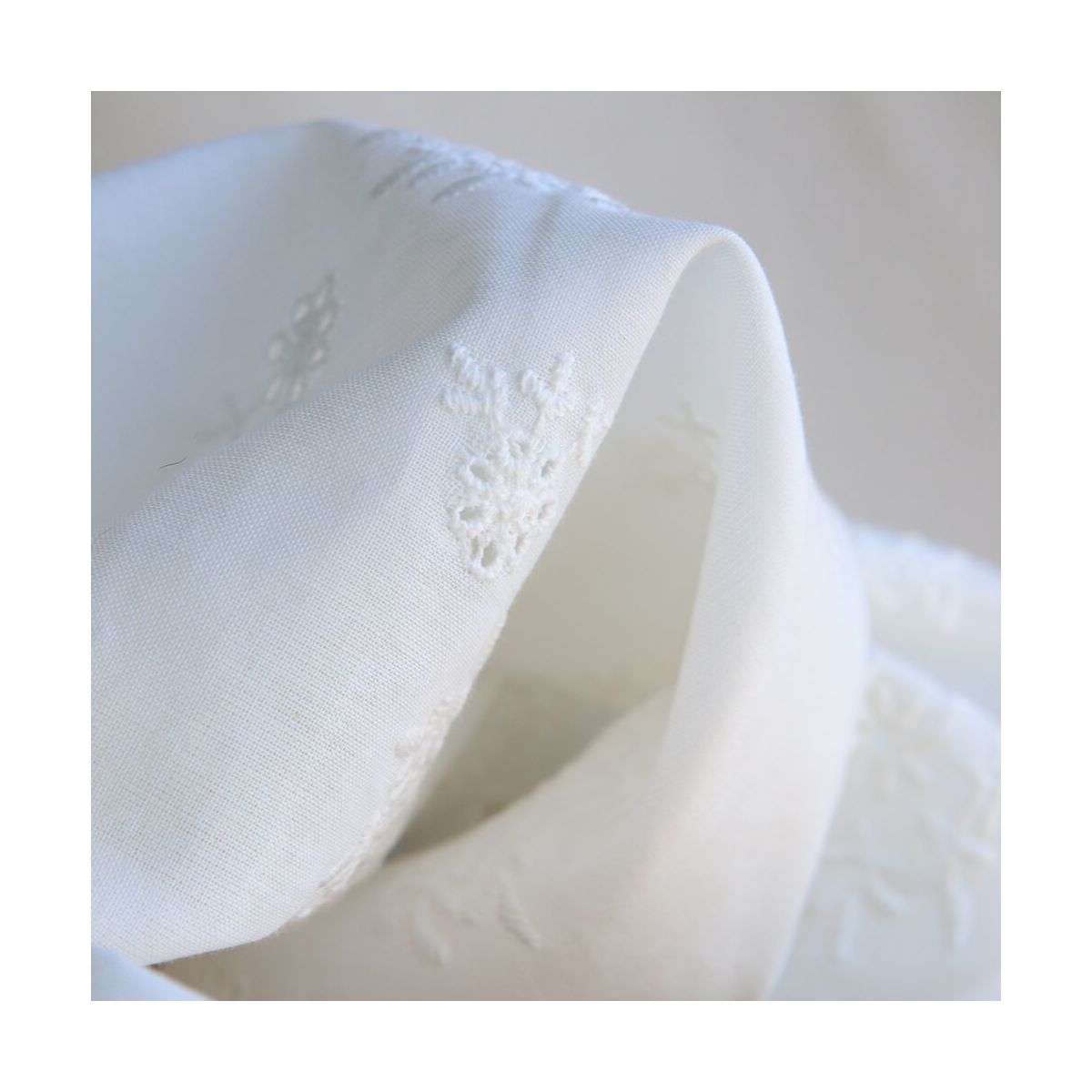 copie de Broderie anglaise voile de coton coloris blanc ivoire