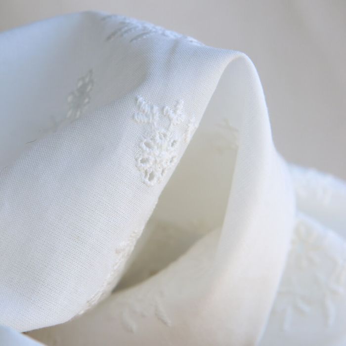 copie de Broderie anglaise voile de coton coloris blanc ivoire