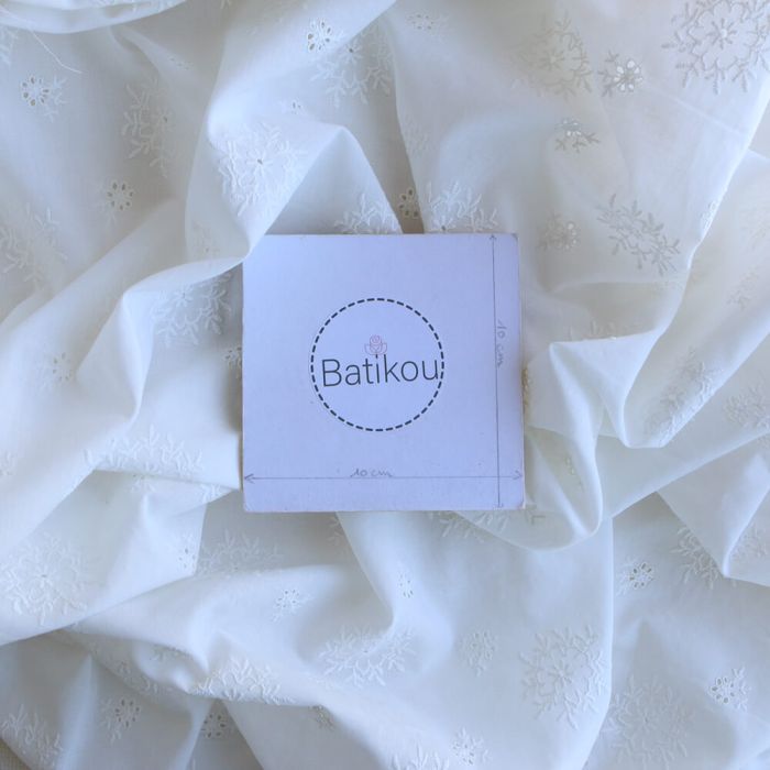 copie de Broderie anglaise voile de coton coloris blanc ivoire
