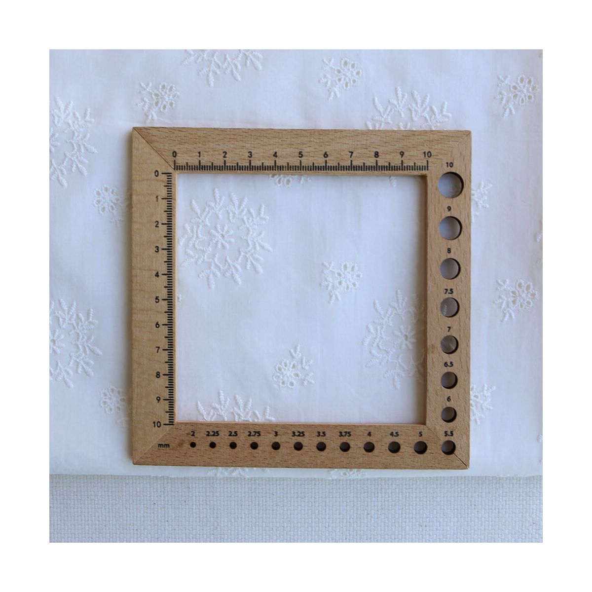 copie de Broderie anglaise voile de coton coloris blanc ivoire
