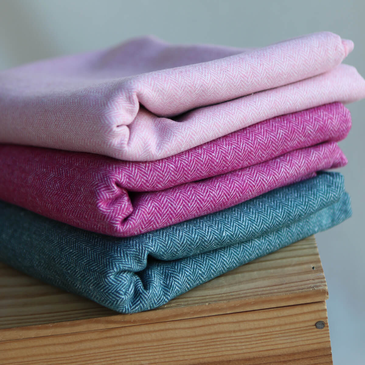 Tissu chevrons texturé coton / laine coloris Rose tendre