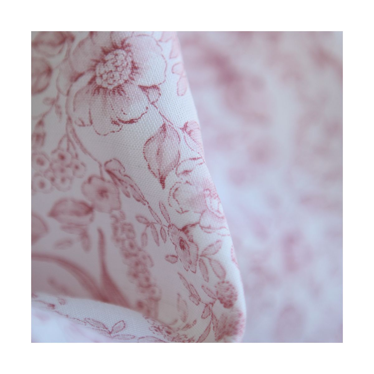 copie de Apolline - Tissu lin coton roses effet toile de Jouy blanc lait et cappuccino