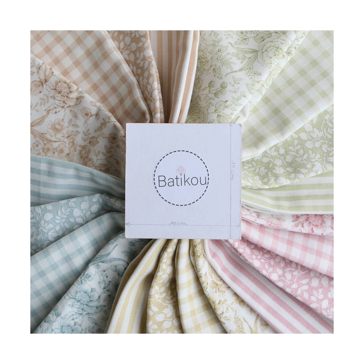 copie de Apolline - Tissu lin coton roses effet toile de Jouy blanc lait et cappuccino