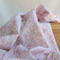 copie de Apolline - Tissu lin coton roses effet toile de Jouy blanc lait et cappuccino
