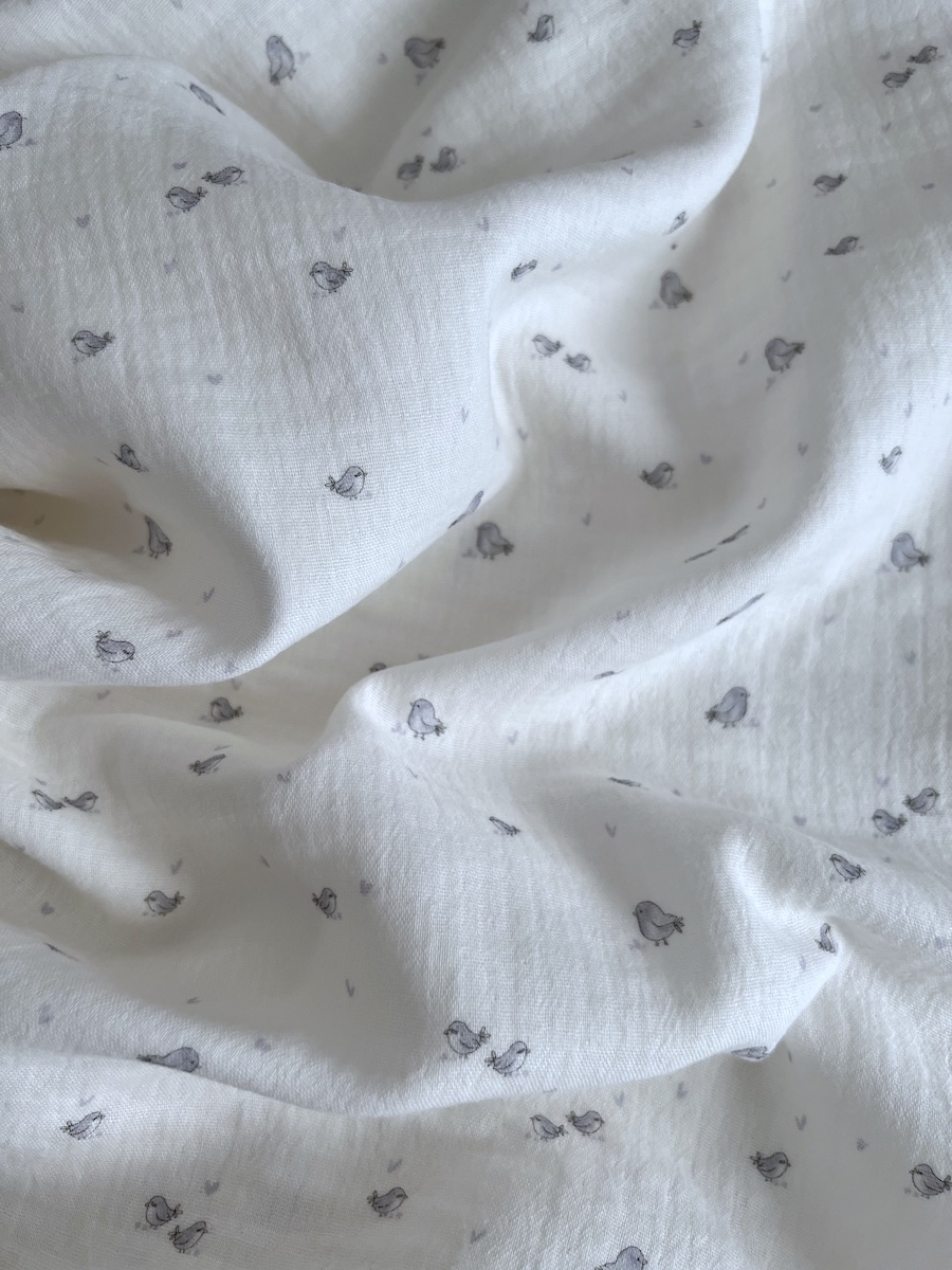 Charly - Double gaze de coton blanc lait motif petits oiseaux gris Tissus issus de l'agriculture biologique  - 4