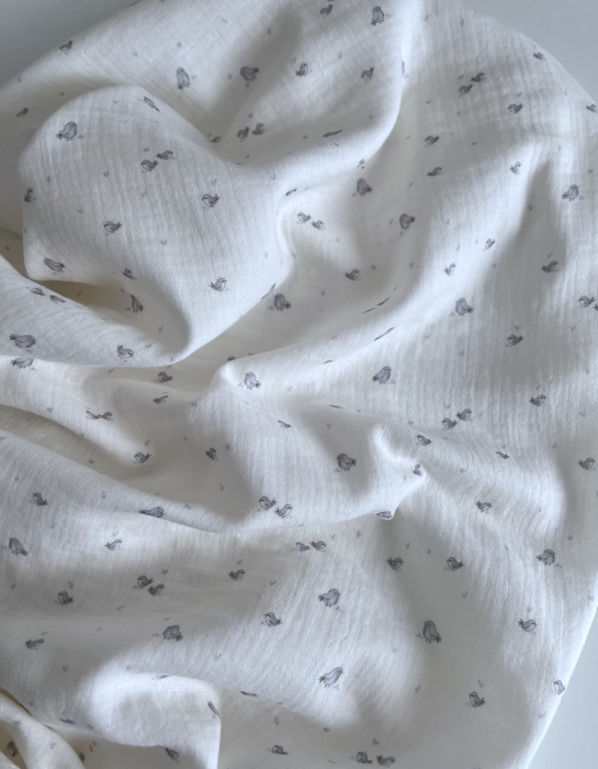 Charly - Double gaze de coton blanc lait motif petits oiseaux gris Tissus issus de l'agriculture biologique  - 5
