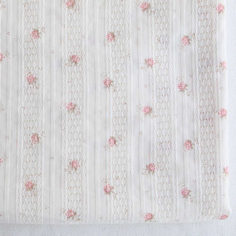 Mabel - Tissu coton jacquard fond écru fleuri rose poudré