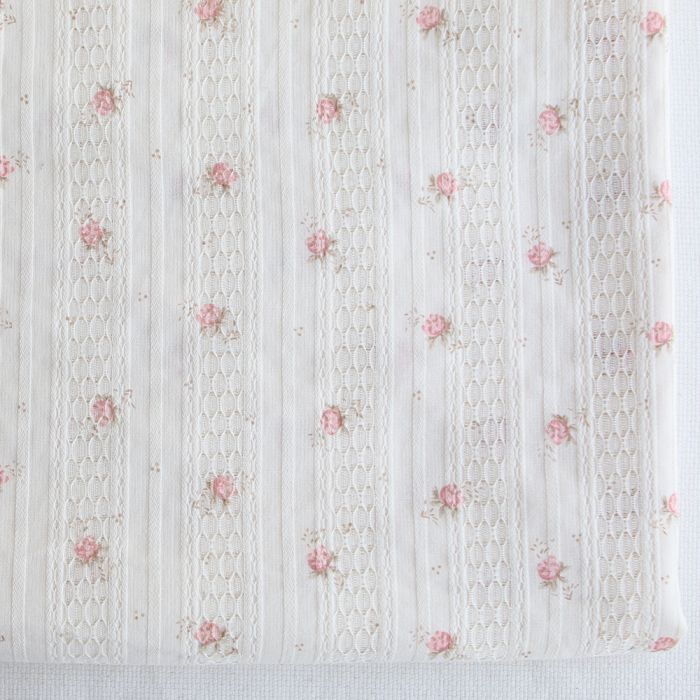Mabel - Tissu coton jacquard fond écru fleuri rose poudré