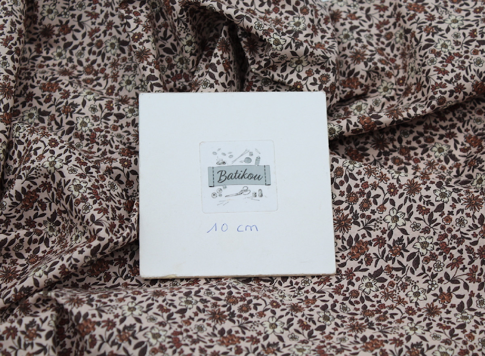 Batiste de coton bio SILKYNE à imprimé fleuri automne