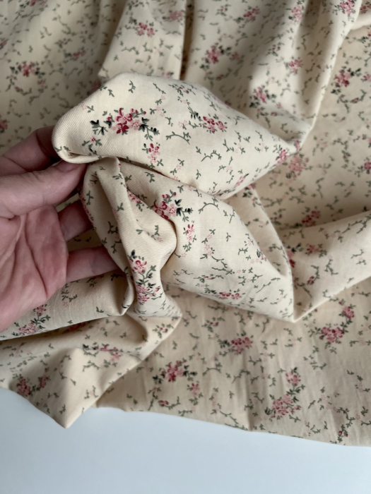 Sophie - Tissu sergé de coton imprimé vintage fleuri fond crème Batikou - 6