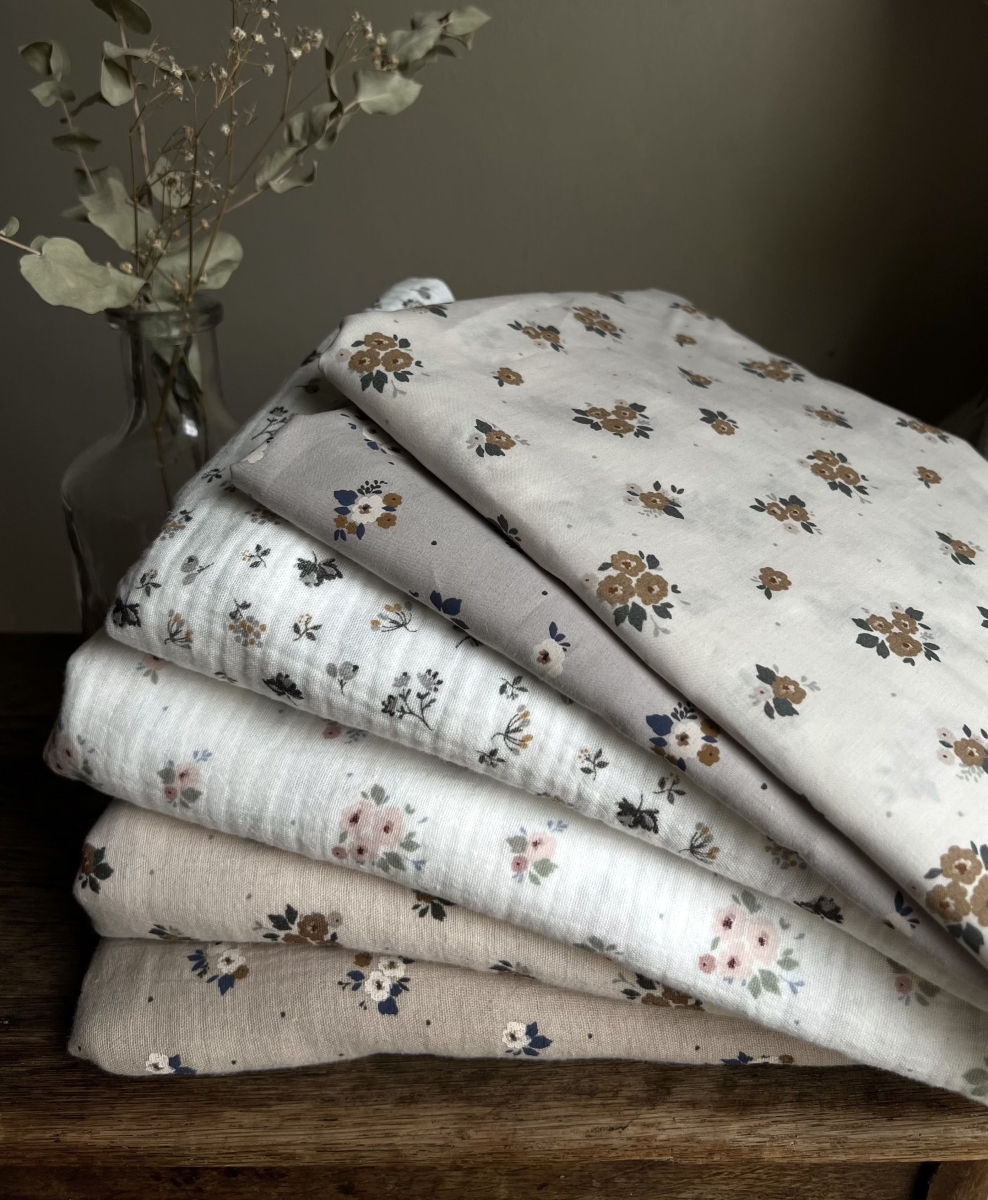 ROZEN - Double gaze de coton BIO crème motif exclusif Rozen forêt Tissus issus de l'agriculture biologique  - 7