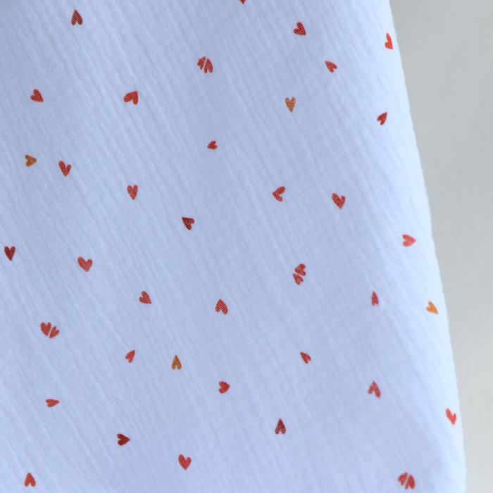 Coreo - Double gaze de coton motif minis coeurs rouges