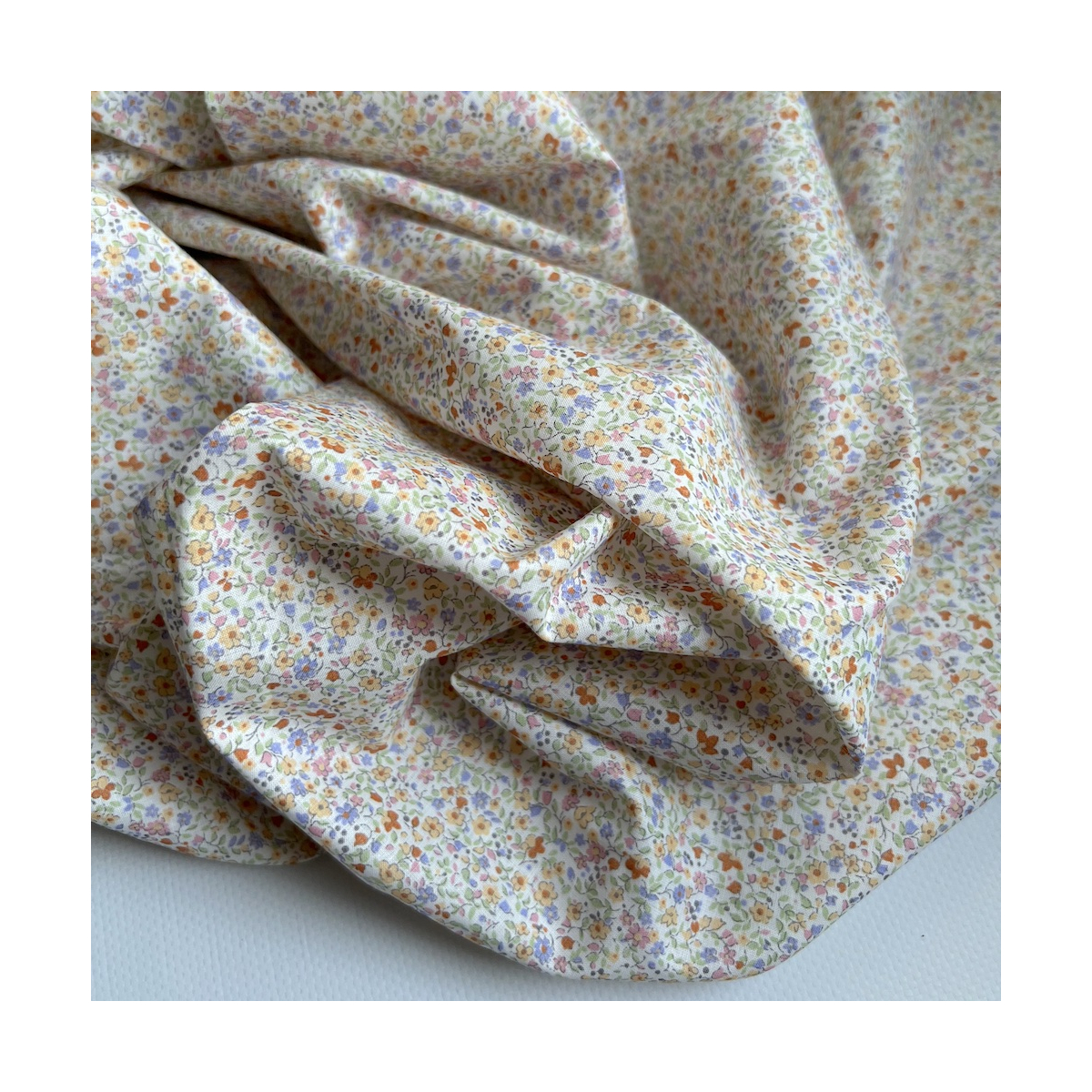 Cléo - Batiste de coton SILKYNE imprimé fleuri