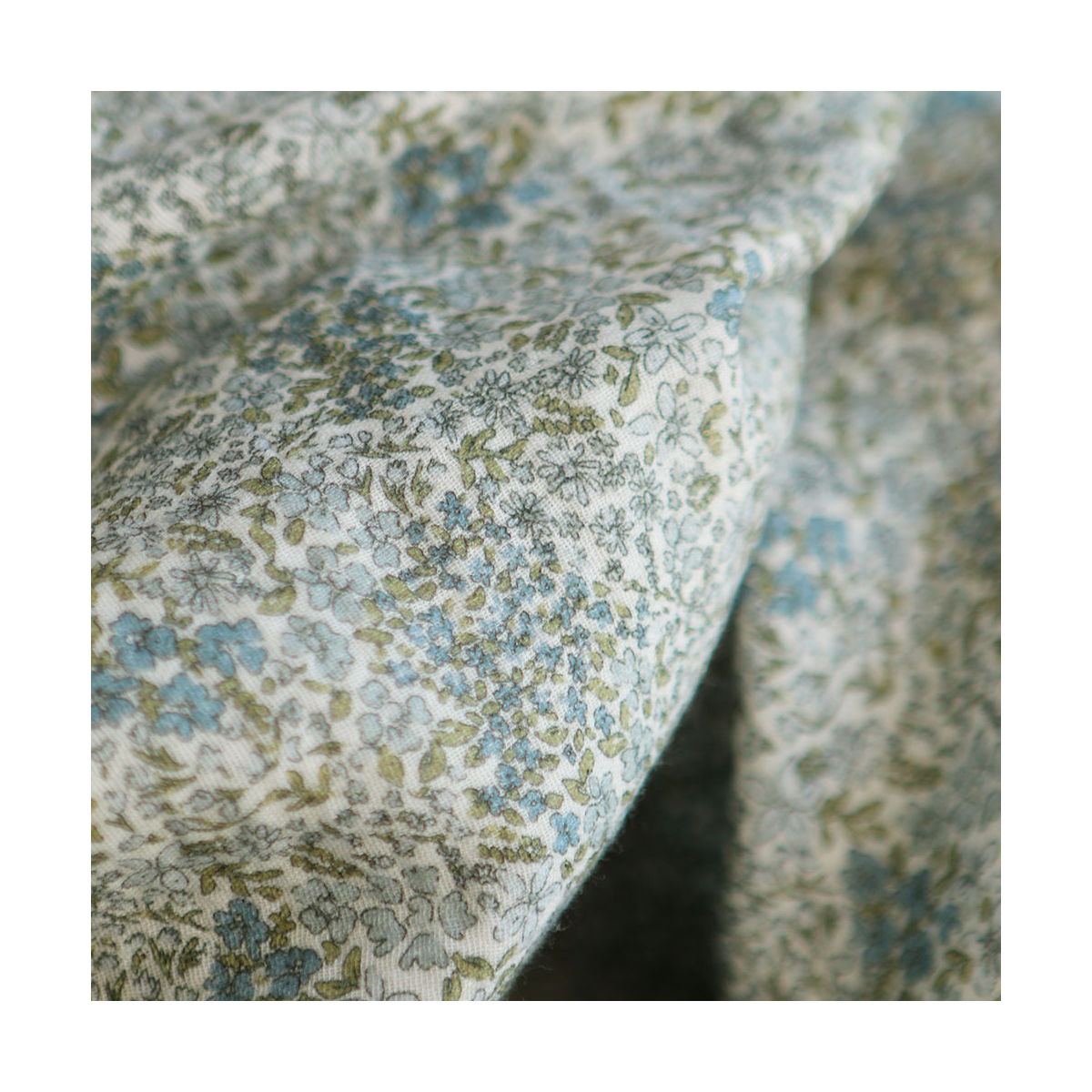 Double gaze de coton imprimé fleuri bleu