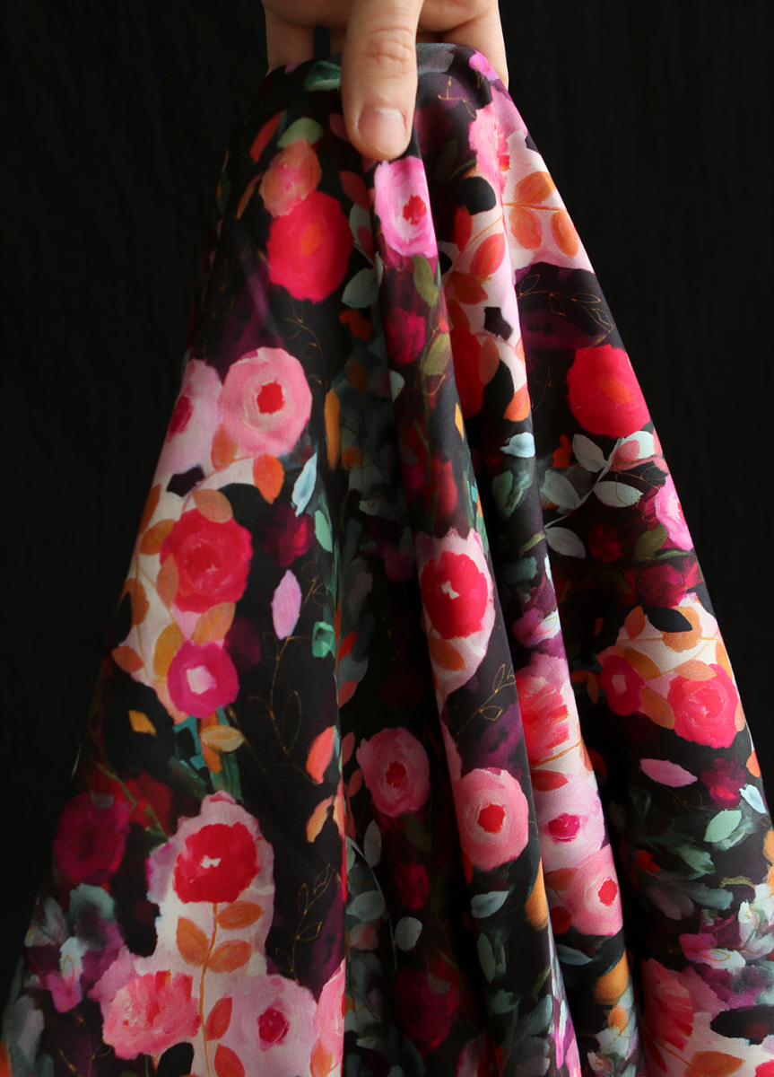 Lucia - Viscose satinée imprimé fleuri noir et fuschia