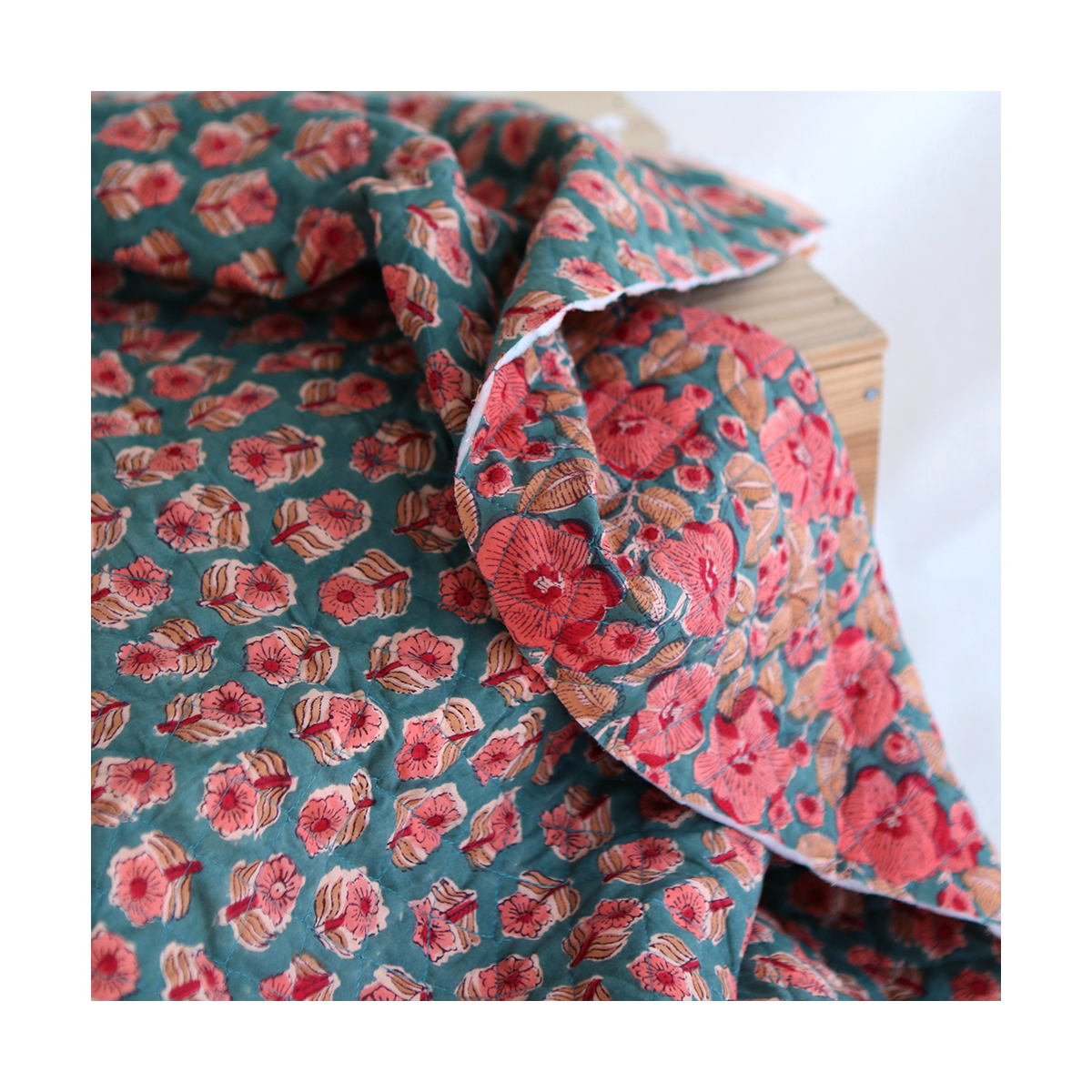 Sahar - Tissu indien matelassé double face coton hand block teal largeur 100cm