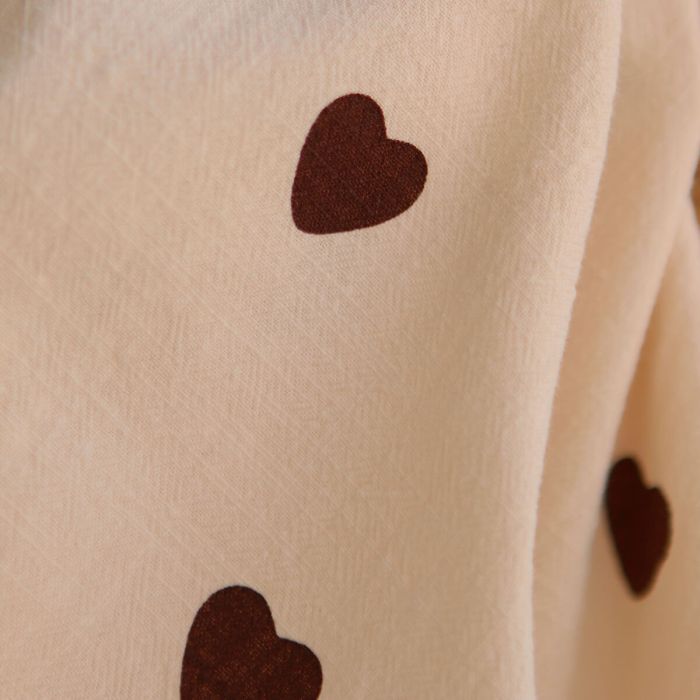 Manou - Coton lavé bio coloris vanille motif coeurs chocolat