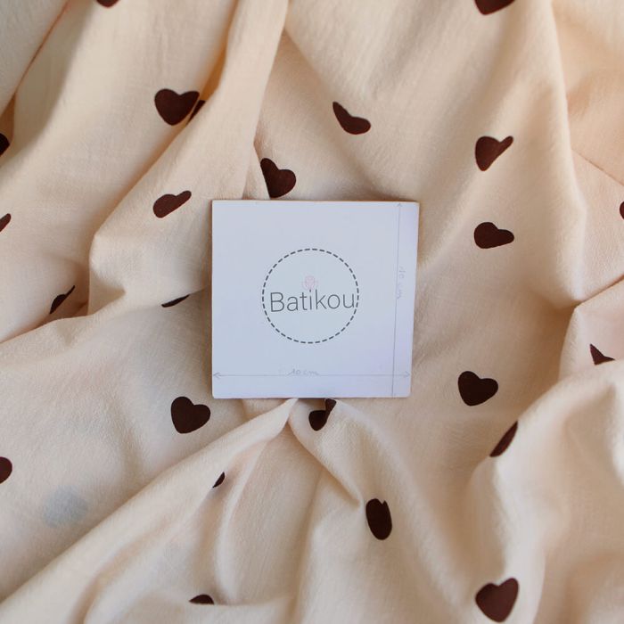 Manou - Coton lavé bio coloris vanille motif coeurs chocolat