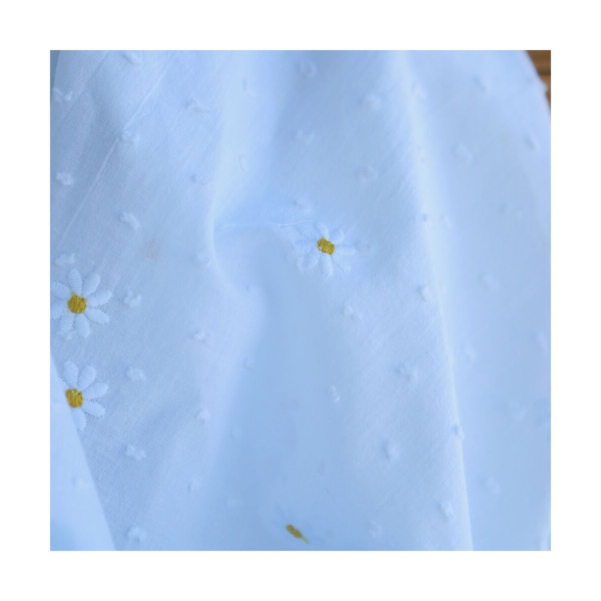 Adelaide - Plumetis de coton blanc broderies petites marguerites