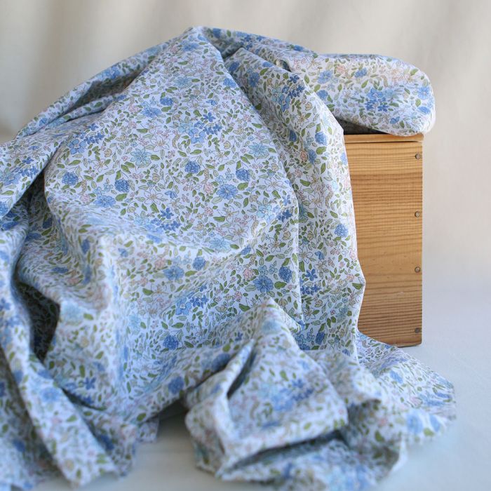 Amelie - Popeline de coton fleuri teintes bleues