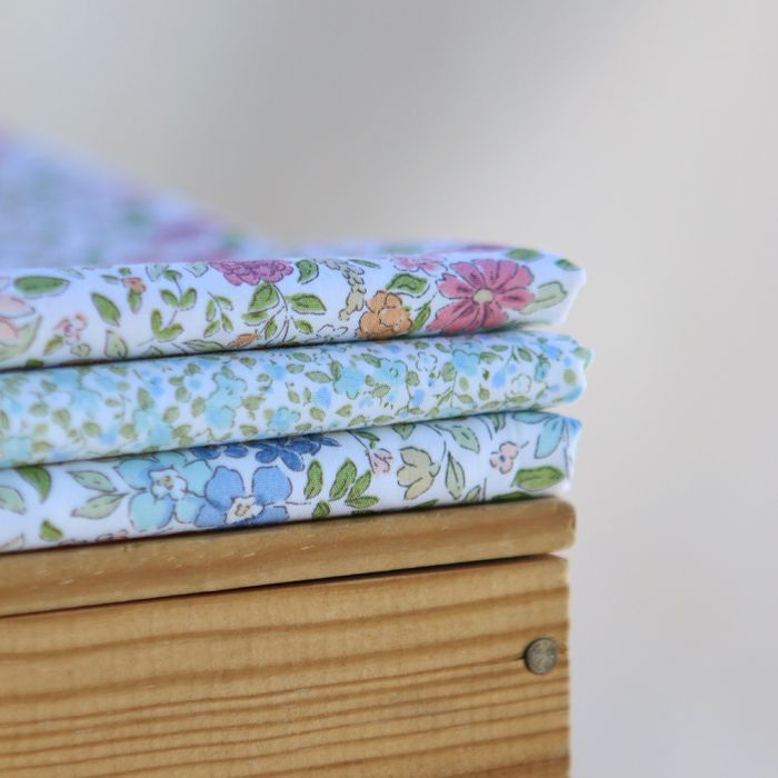Amelie - Popeline de coton fleuri teintes bleues