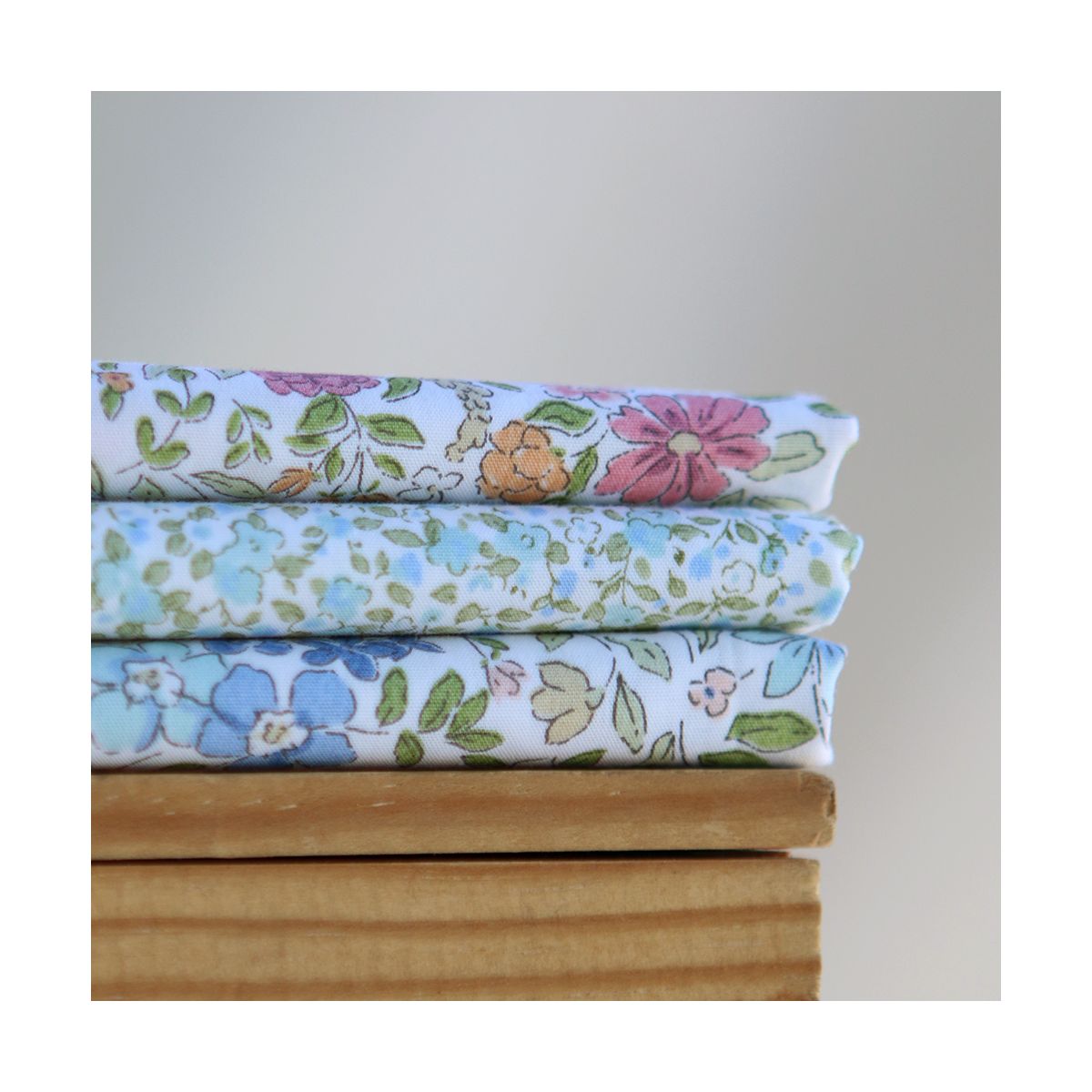 Amelie - Popeline de coton fleuri teintes bleues