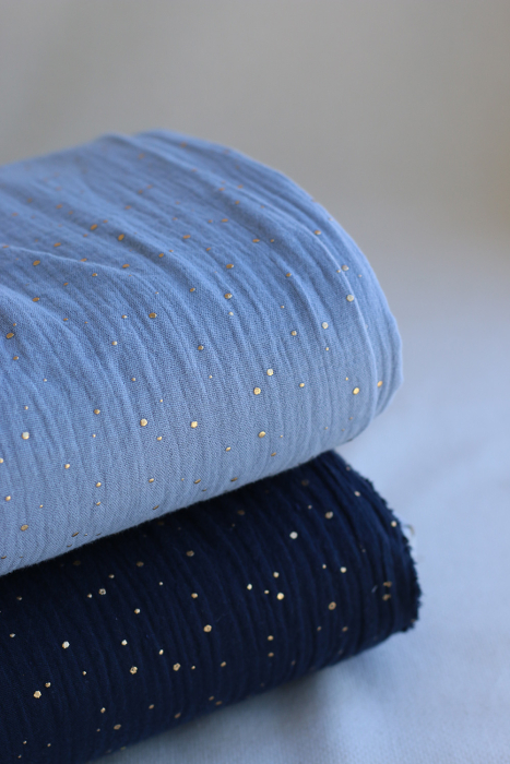 Double gaze de coton pois dorés fond bleu nuage