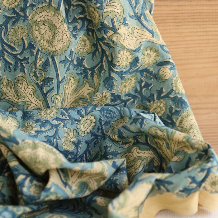 Kalyani - Tissu indien en coton imprimé main, hand block bleu et jaune pâle