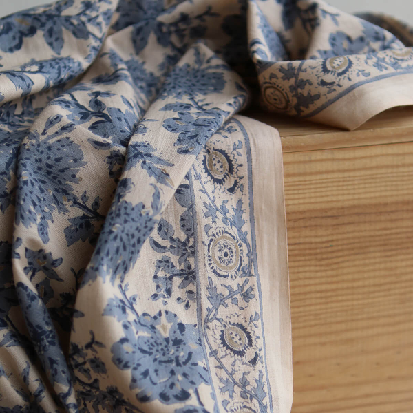 Anjali Bleu - Tissu indien en coton imprimé main Hand Block
